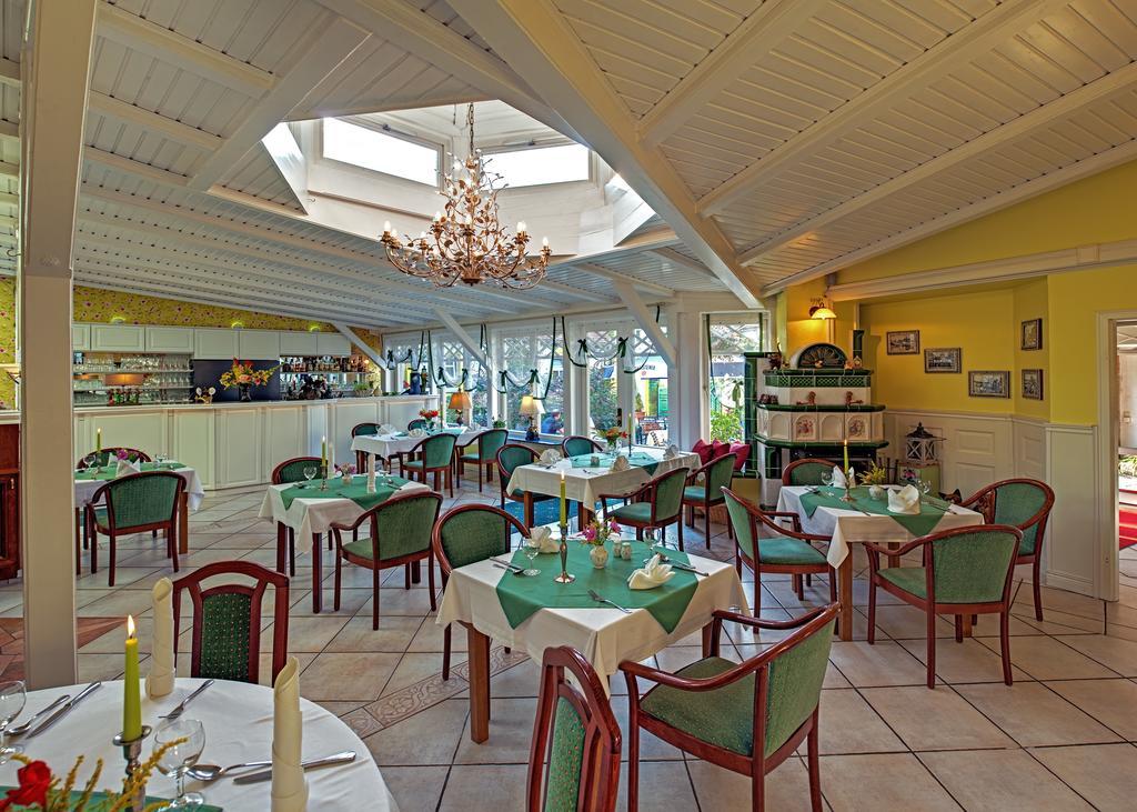 Landhotel Schwarzer Adler Suelzetal Exterior photo